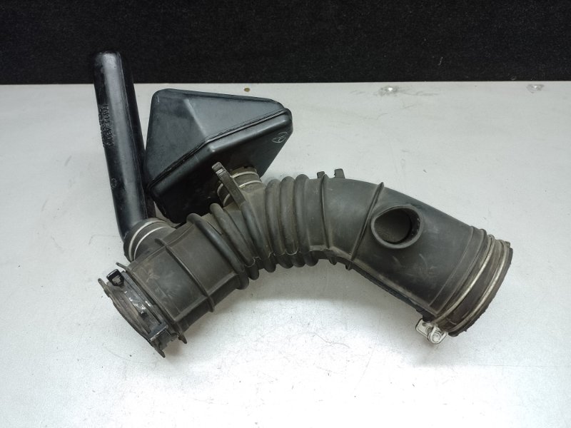 Запчасть патрубок воздушного фильтра TOYOTA CAMRY 30 02-06 11.2003 2.4 2AZFE 17881-AB010 Б/У Патрубок воздушного фильтра TOYOTA CAMRY 30 02-06 11.2003 2.4 2AZFE 17881-AB010 Б/У