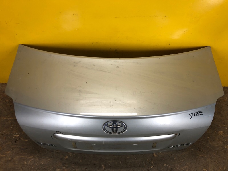Крышка багажника AVENSIS 03-08