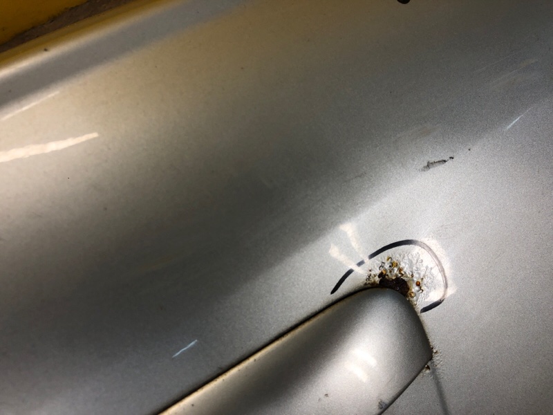 Крышка багажника AVENSIS 03-08