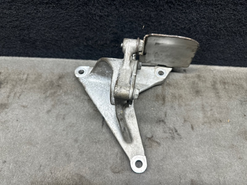 Кронштейн промежуточного вала NISSAN ALTIMA 19- L34 PR25DD