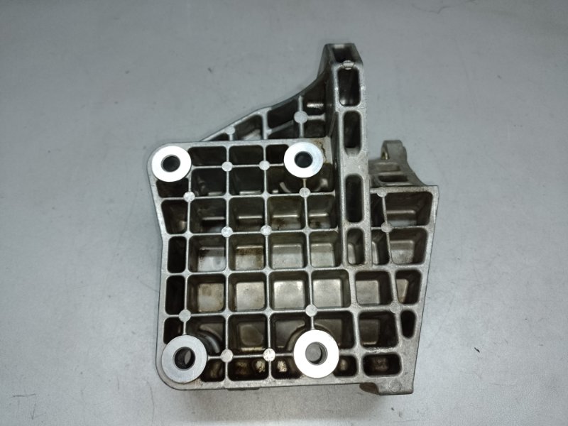 Кронштейн компрессора кондиционера HONDA ACCORD COUPE 03-07 J30A4