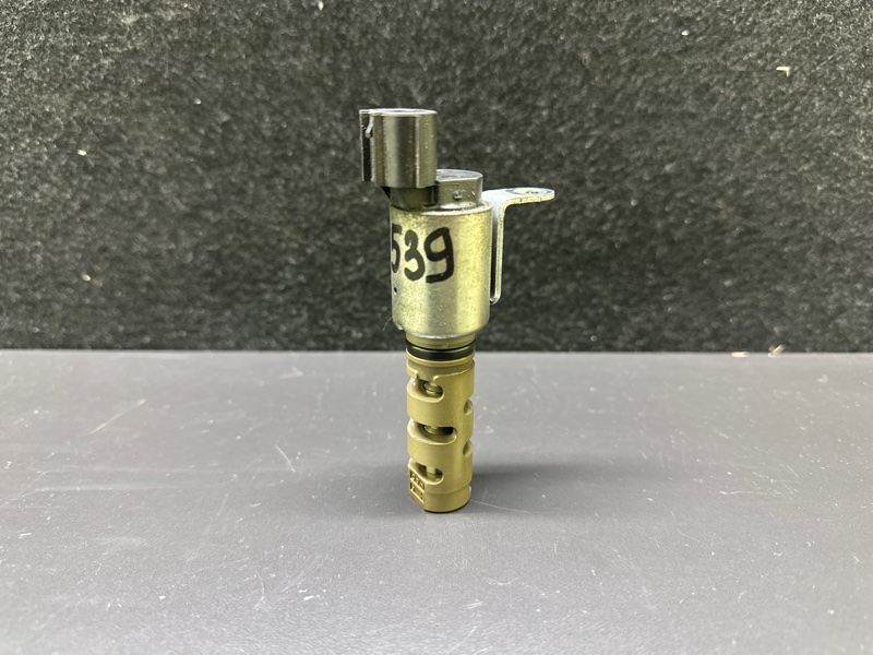 Клапан изменения фаз ГРМ TOYOTA CAMRY 55 14-17 2015 ASV50 2.5 2ARFE 15330-0T010 Б/У