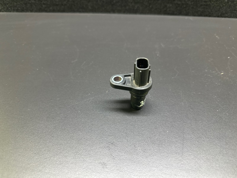 Датчик положения распредвала CAMRY 55 14-17 2015 ASV50 2.5 2ARFE