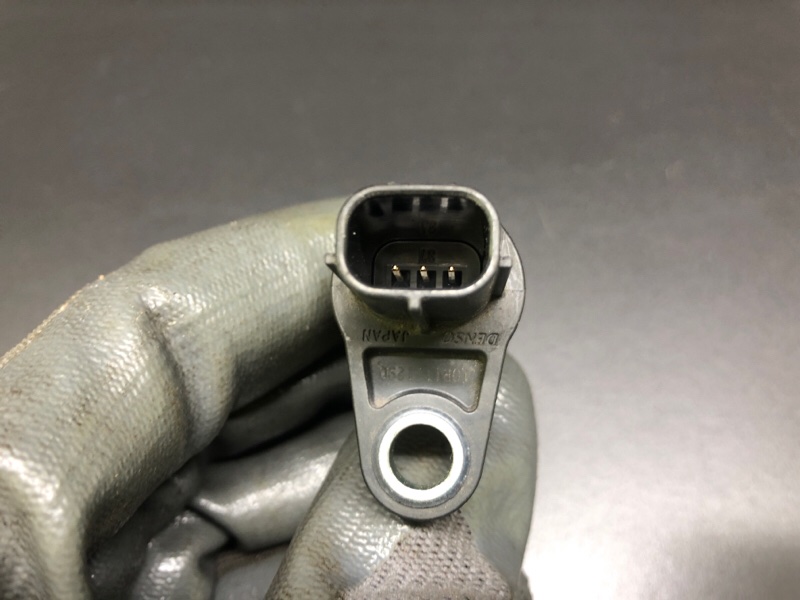 Датчик положения распредвала TOYOTA CAMRY 55 14-17 ASV50 2.5 2ARFE