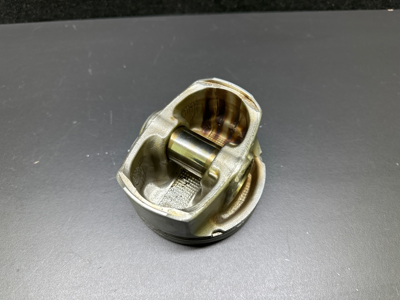 Поршень CAMRY 55 14-17 2015 ASV50 2.5 2ARFE