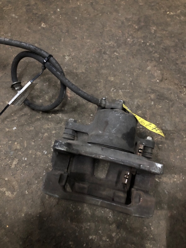 Суппорт тормозной передний левый TOYOTA AVENSIS 03-08 Суппорт тормозной передний левый TOYOTA AVENSIS 03-08