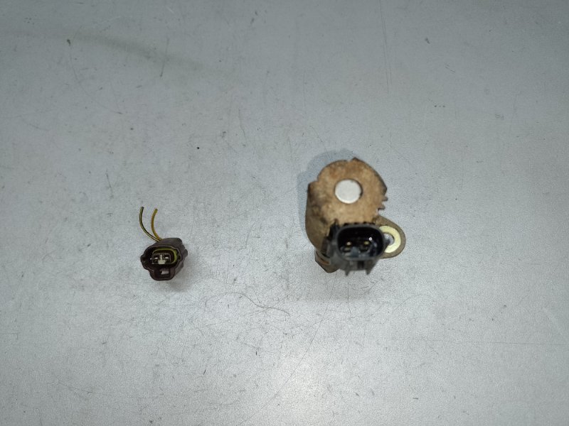 Клапан изменения фаз ГРМ MATRIX 02-08 2002 ZZE132 1.8L 1ZZ-FE Клапан изменения фаз ГРМ MATRIX 02-08 2002 ZZE132 1.8L 1ZZ-FE