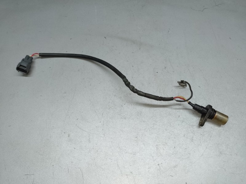 Датчик положения коленвала TOYOTA MATRIX 02-08 2002 ZZE132 1.8L 1ZZ-FE 90080-19013 Б/У