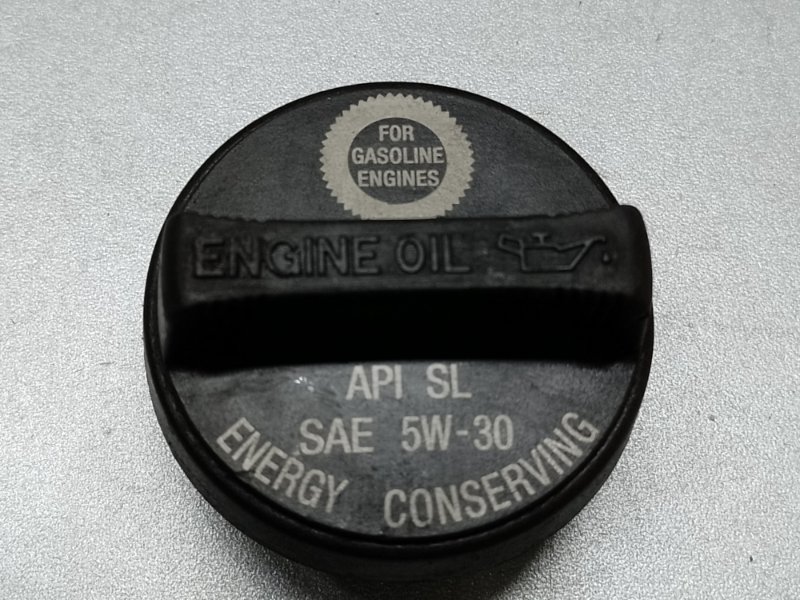 Крышка маслозаливной горловины TOYOTA MATRIX 02-08 2002 ZZE132 1.8L 1ZZ-FE 12180-0H010 Б/У