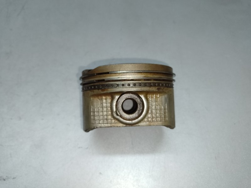 Поршень TOYOTA MATRIX 02-08 ZZE132 1.8L 1ZZ-FE