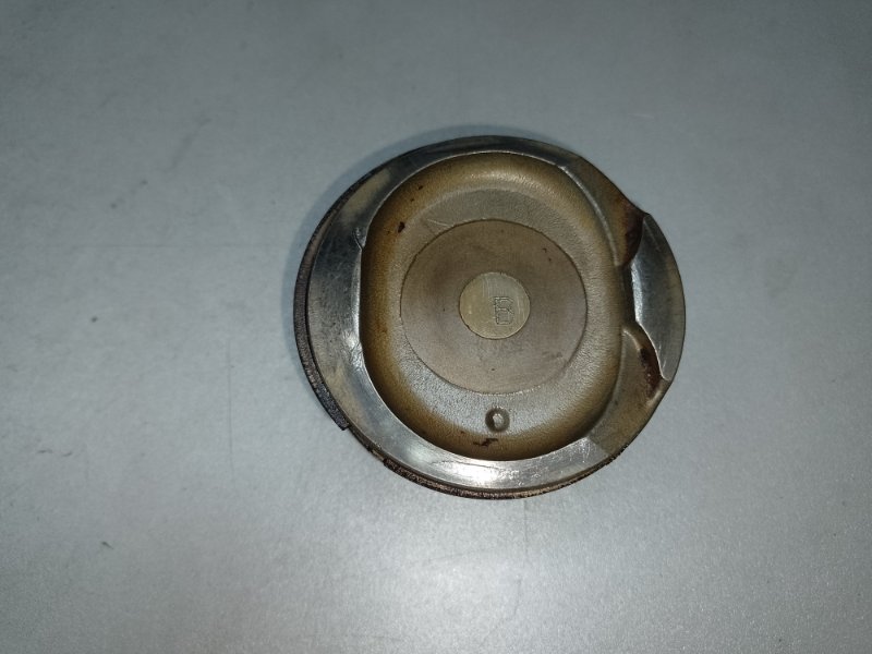 Поршень TOYOTA MATRIX 02-08 2002 ZZE132 1.8L 1ZZ-FE 13101-0D090 Б/У