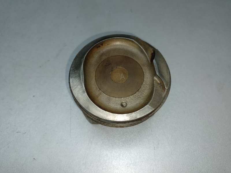 Поршень TOYOTA MATRIX 02-08 2002 ZZE132 1.8L 1ZZ-FE 13101-0D090 Б/У