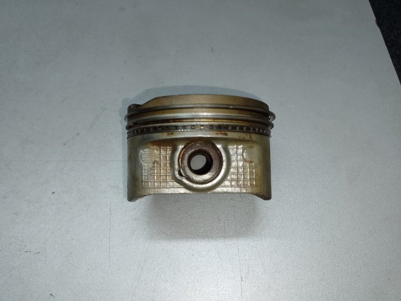 Поршень TOYOTA MATRIX 02-08 ZZE132 1.8L 1ZZ-FE