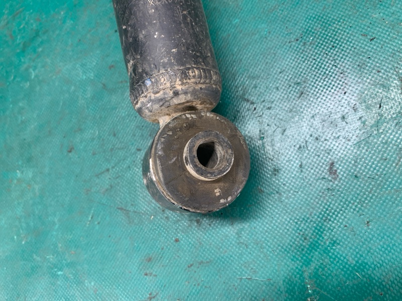 Амортизатор задний OUTLANDER XL 05-13