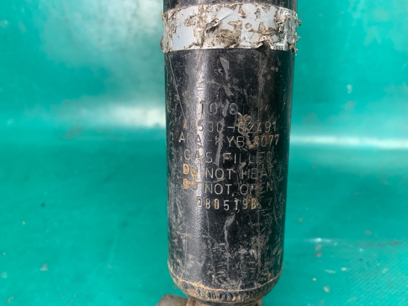 Амортизатор задний правый TOYOTA AURIS 06-12 Амортизатор задний правый TOYOTA AURIS 06-12