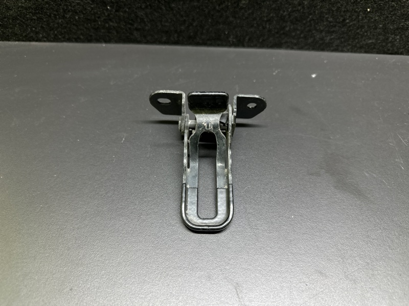 Петля замка капота TOYOTA PRIUS - 30 09-17 53550-47011 Б/У