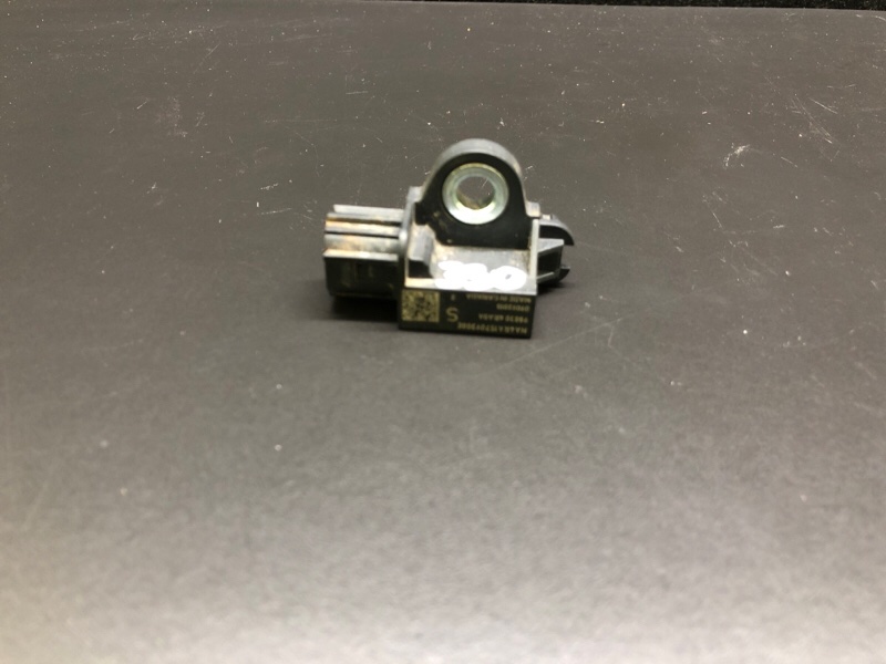 Запчасть датчик удара NISSAN X-TRAIL/ROGUE T32 13-20 98830-3TA6A Б/У Датчик удара NISSAN X-TRAIL/ROGUE T32 13-20 98830-3TA6A Б/У