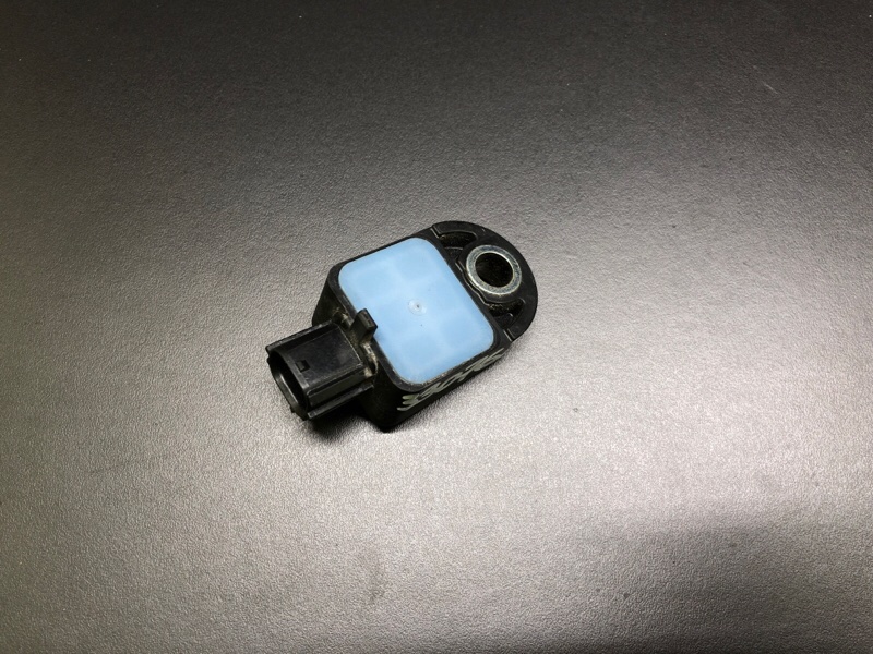 Датчик удара CAMRY 40 06-11