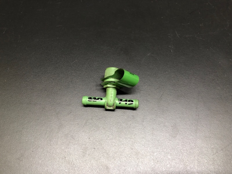 Клапан абсорбера TOYOTA CAMRY 30 02-06 77739-06010 Б/У