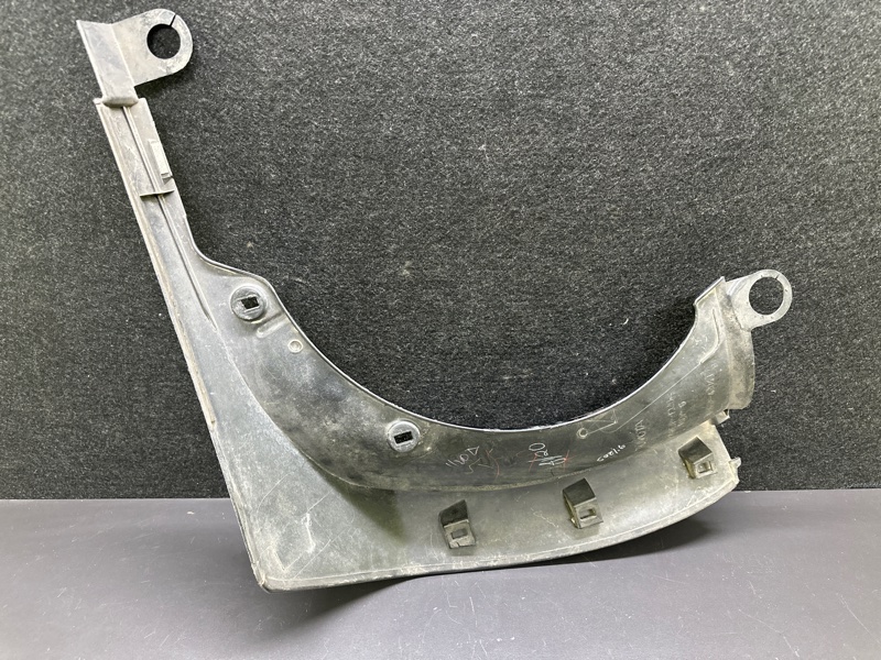 Накладка крышки багажника правая TOYOTA RAV4 05-12