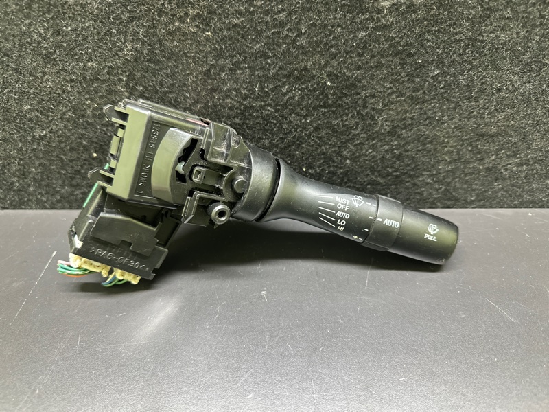 Запчасть подрулевой переключатель правый LEXUS LS460 06-12 84652-50150 Б/У Подрулевой переключатель правый LEXUS LS460 06-12 84652-50150 Б/У