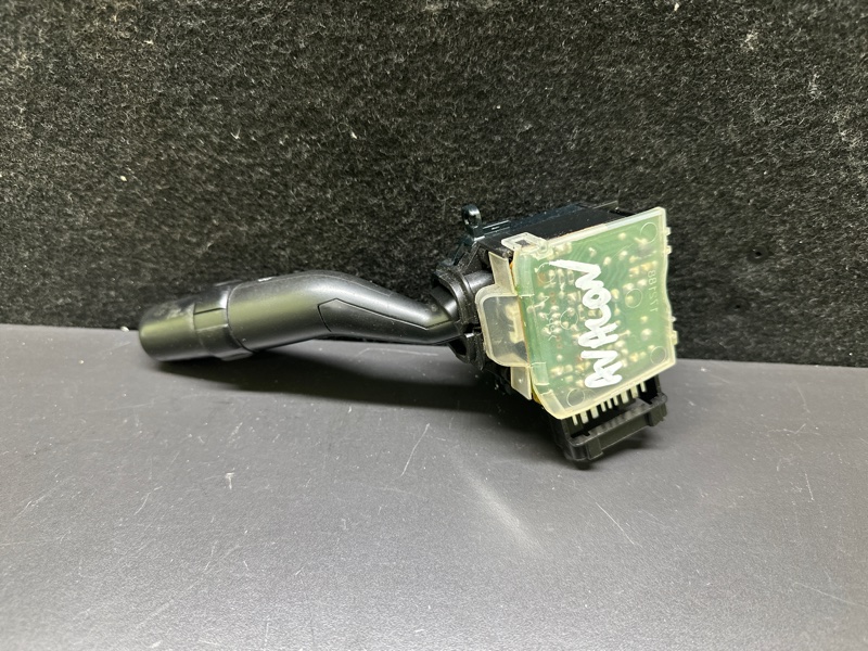 Подрулевой переключатель правый TOYOTA AVALON 99-05