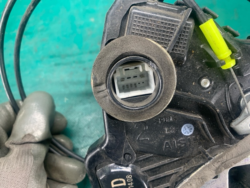 Замок двери передний левый CAMRY 40 06-11 Замок двери передний левый CAMRY 40 06-11