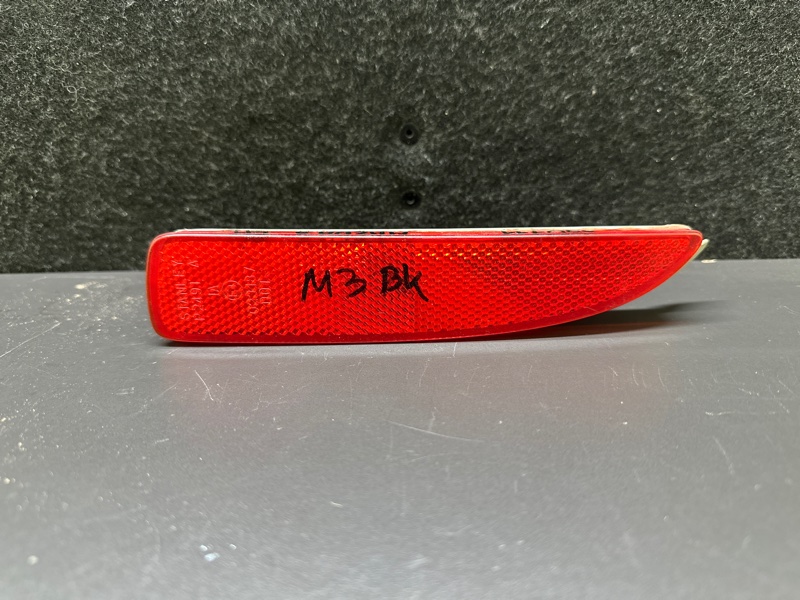 Запчасть катафот l левый MAZDA 3 BK 03-08 D350-51-5L0C Б/У Катафот L левый MAZDA 3 BK 03-08 D350-51-5L0C Б/У