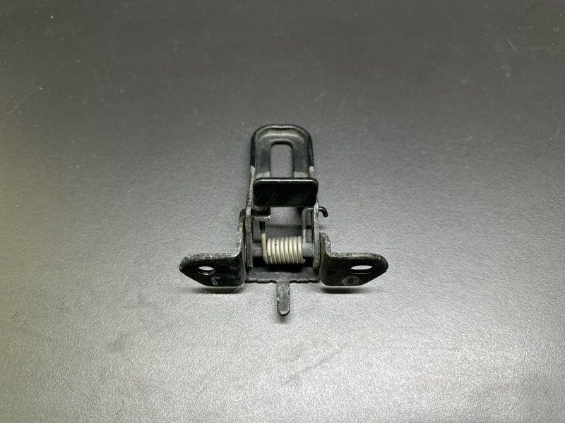 Петля замка капота PRIUS - 30 09-17