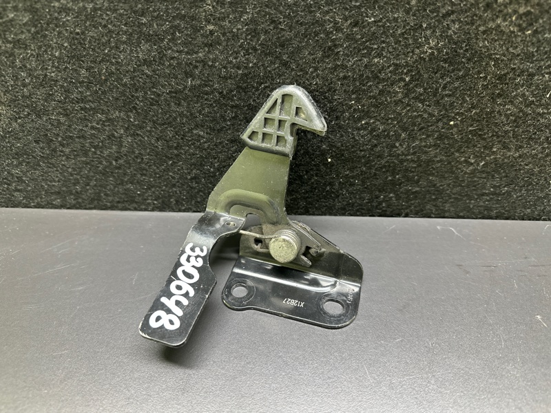 Крюк замка капота NISSAN LEAF 10-17 65670-3NA0A Б/У