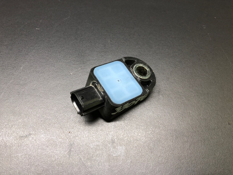 Датчик удара CAMRY 40 06-11