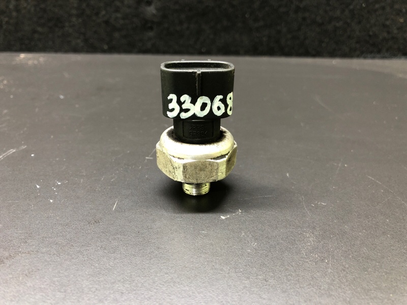 Датчик давления кондиционера TOYOTA SIENNA 03-10 2006 3.5 2GR-FE 88719-33020 Б/У