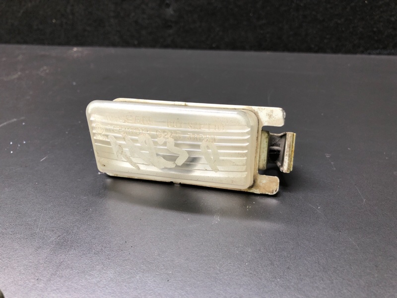Подсветка номера NISSAN LEAF 10-17 26510-CD00A Б/У