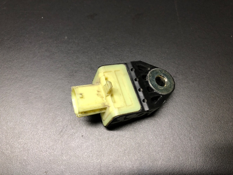 Датчик удара передний CAMRY 50 12-15 Датчик удара передний CAMRY 50 12-15