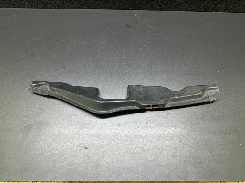 Запчасть дефлектор радиатора правый TOYOTA CAMRY 30 02-06 53293-06020 Б/У Дефлектор радиатора правый TOYOTA CAMRY 30 02-06 53293-06020 Б/У