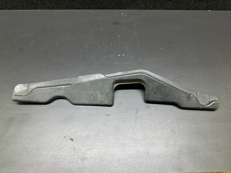 Дефлектор радиатора правый CAMRY 30 02-06 Дефлектор радиатора правый CAMRY 30 02-06