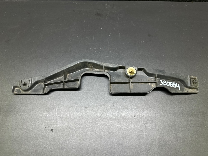 Дефлектор радиатора правый TOYOTA CAMRY 30 02-06 Дефлектор радиатора правый TOYOTA CAMRY 30 02-06