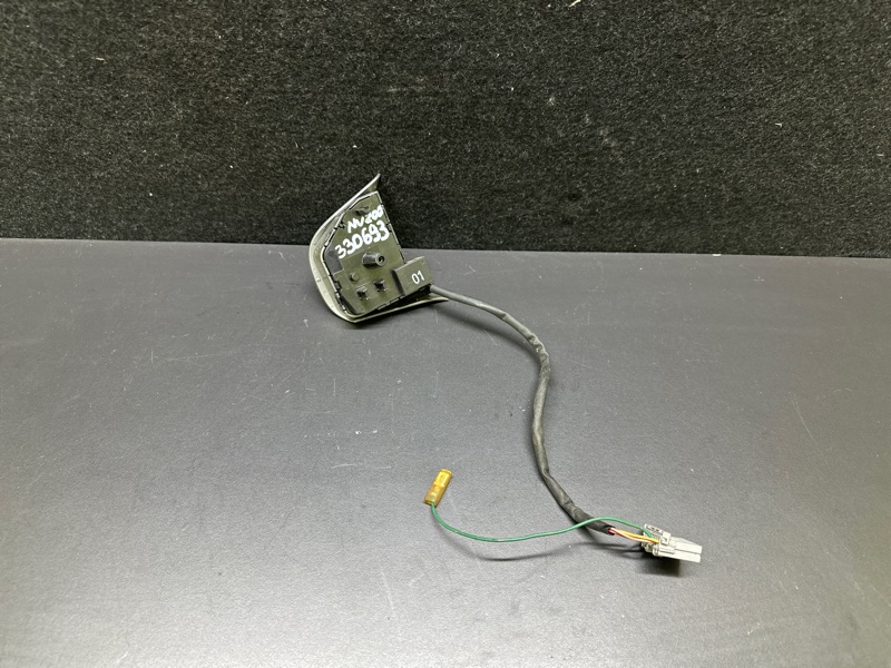 Кнопки на руль правые NV200 USA 13-