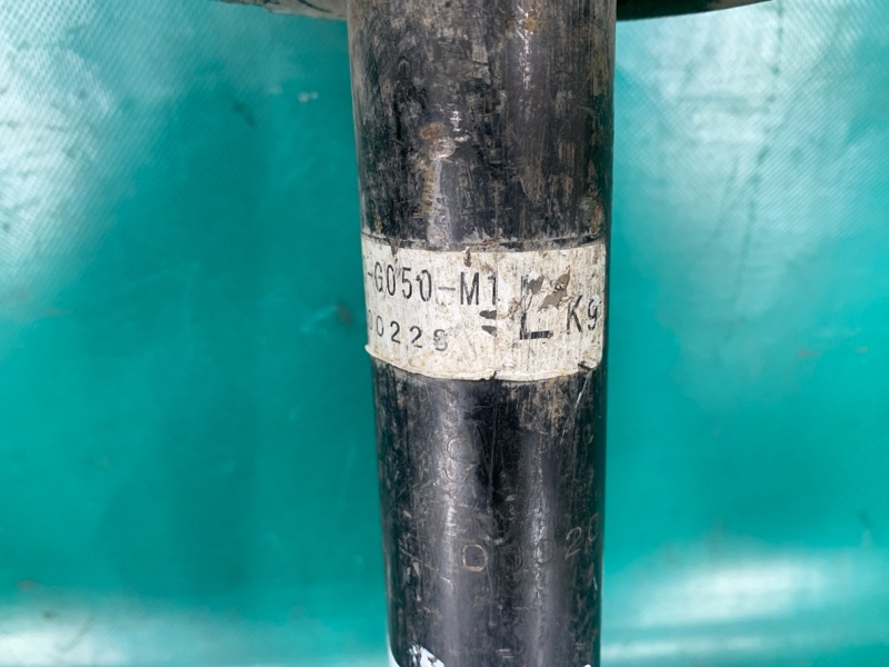 Амортизатор задний правый LEGEND 96-04