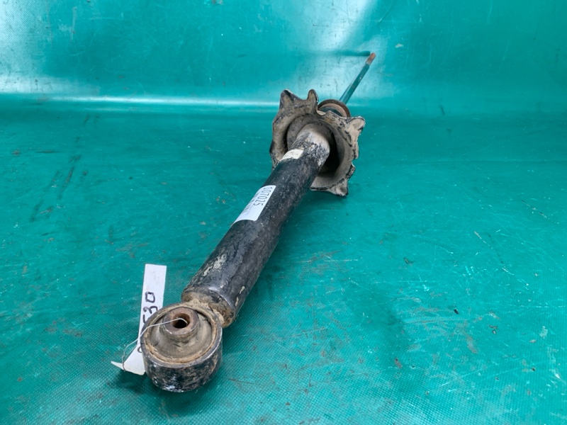 Амортизатор задний правый LEGEND 96-04