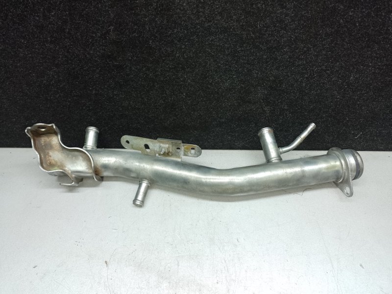 Патрубок системы охлаждения INFINITI M35/M45 04-10 2008 3.5 VQ35 21021-AC70A Б/У