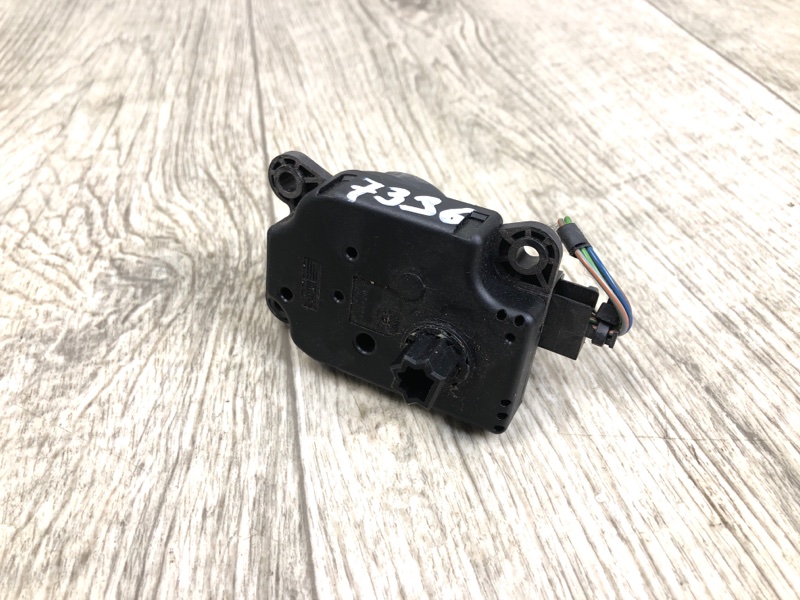 Моторчик заслонки печки FORD FOCUS 10-18 2017 CB8 2.0 XQDA AV6Z19E616A Б/У