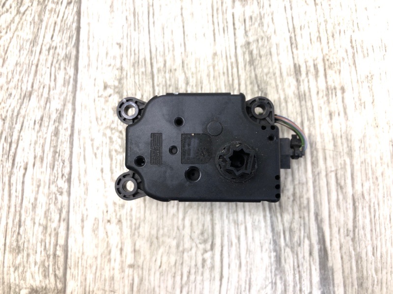 Моторчик заслонки печки FOCUS 10-18 2017 CB8 2.0 XQDA