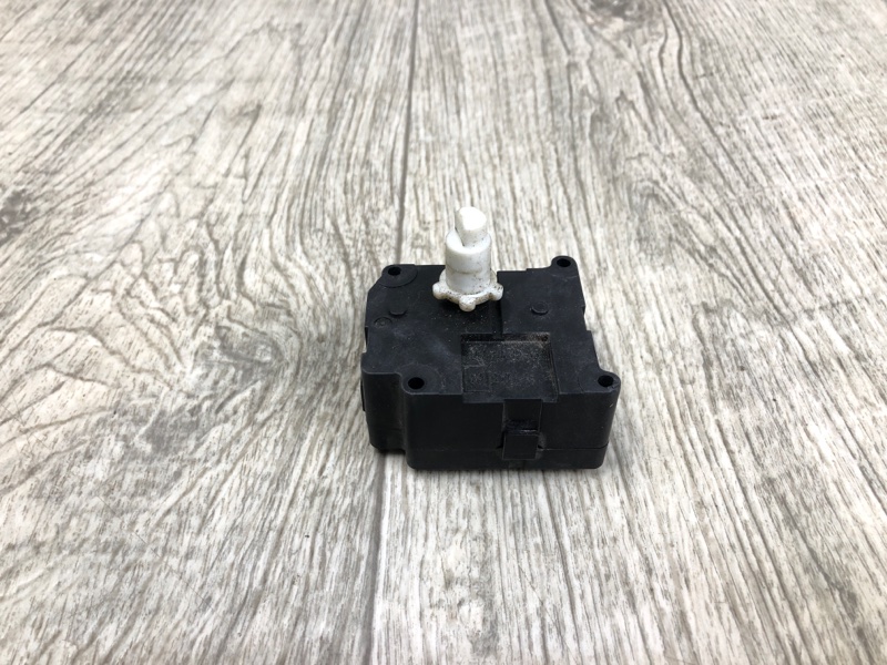 Моторчик заслонки печки VOLKSWAGEN PHAETON 02-10 3D0959311 Б/У