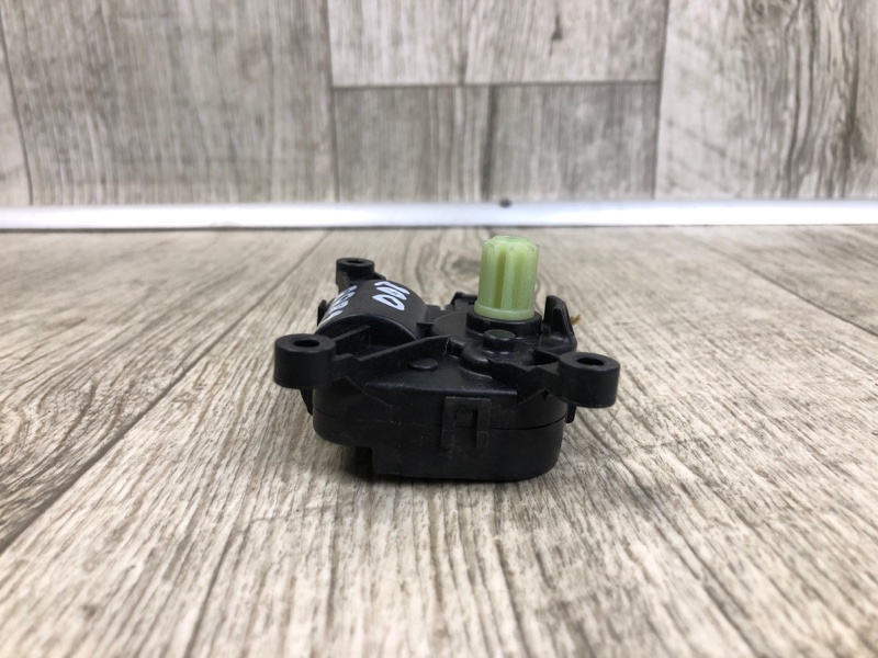 Моторчик заслонки печки 200 14-16 2016 UF 2.4 ED6