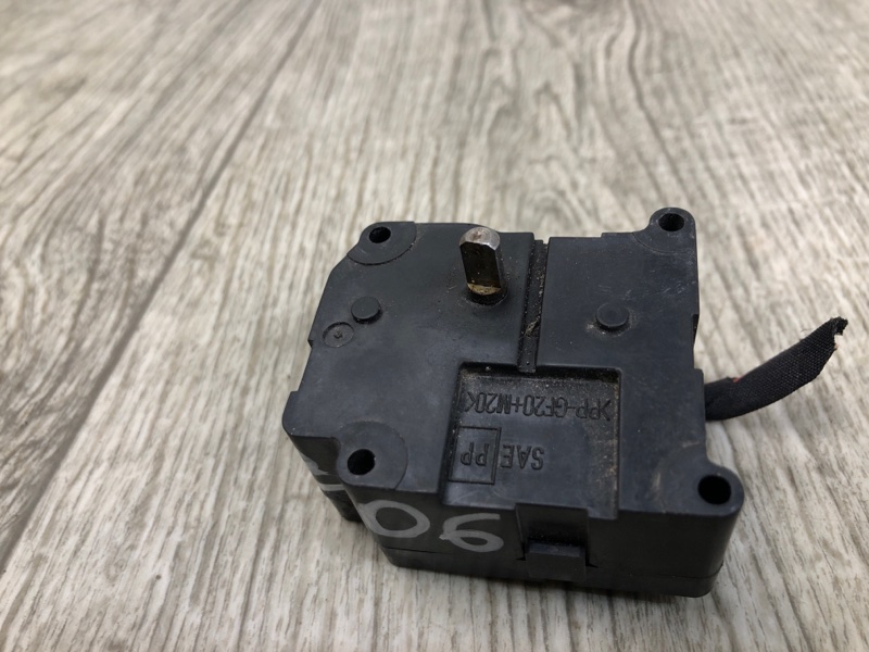 Моторчик заслонки печки VOLKSWAGEN PHAETON 02-10