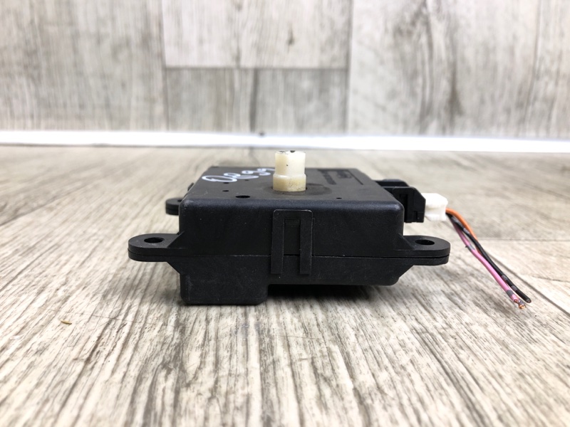 Моторчик заслонки печки SENTRA (B16) 06–12 2012 2.0 MR20DE Моторчик заслонки печки SENTRA (B16) 06–12 2012 2.0 MR20DE