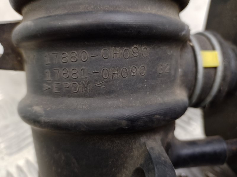 Патрубок воздушного фильтра CAMRY 40 06-11 2007 AHV40 2.4 2AZFXE