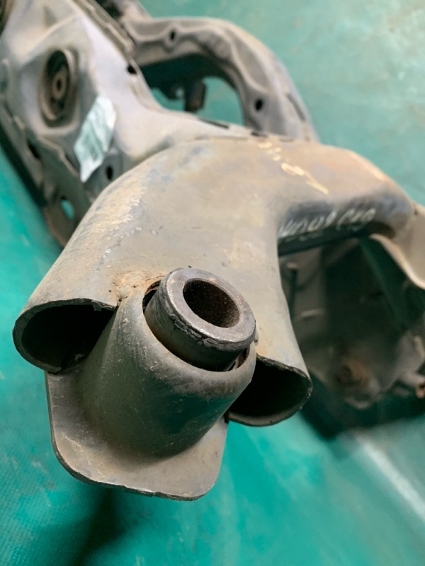 Балка задней подвески CX-9 06-16