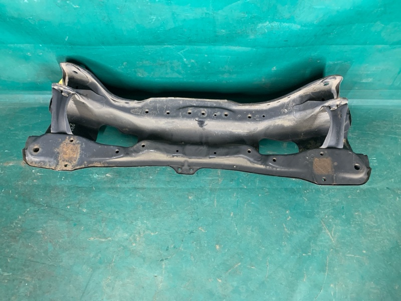 Балка передней подвески SHUTTLE 95-99